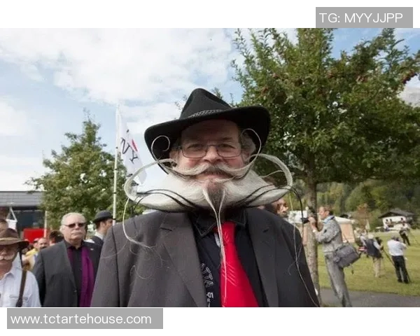 莱奥的成长之路：从小镇少年到世界足球巨星的传奇旅程