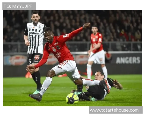 法甲梅斯迎战昂热前瞻分析两队近期状态及战术对比